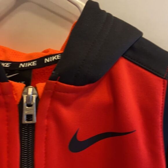Nike dri fit zipper jacket 2t excellent - Picture 2 of 4